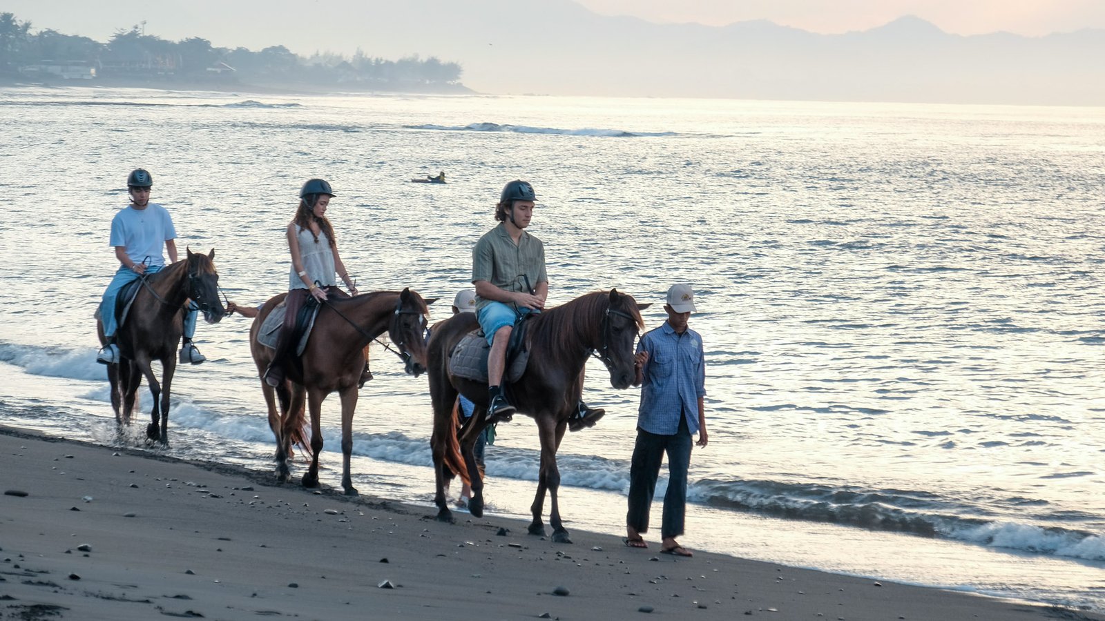 Sunrise With horse Riding At Saba Beach